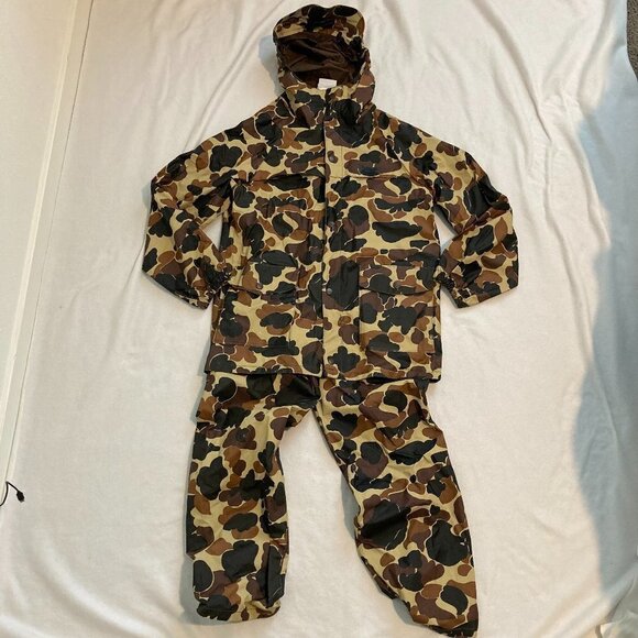 Columbia Camouflage Plastic Rain Hunting Set Top & Bottoms Youth Size Large